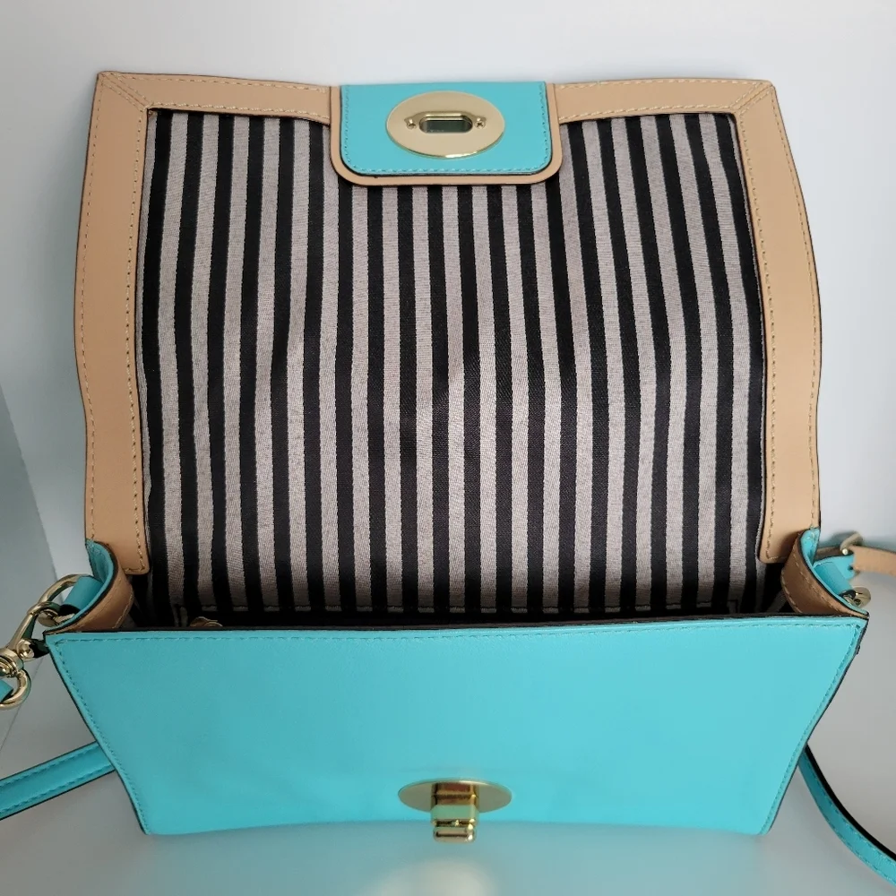 Kate Spade New York Crossbody Clutch Like New - Picture 2 of 12